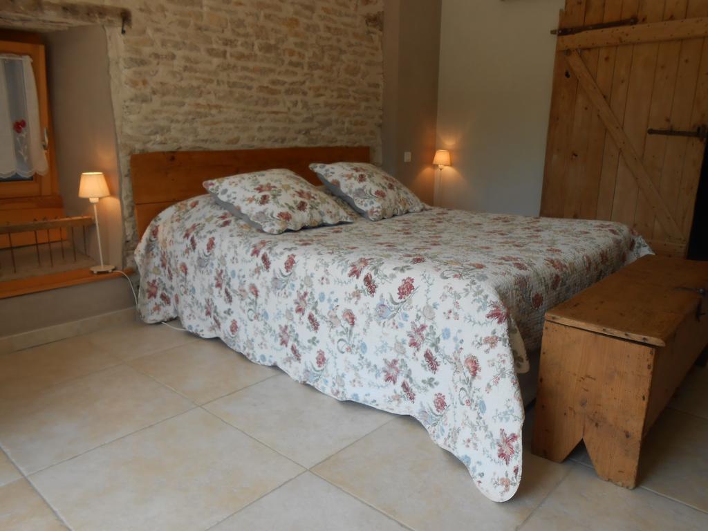 Les Grands Pres Bed & Breakfast Geney Bilik gambar