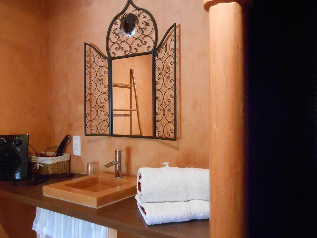 Les Grands Pres Bed & Breakfast Geney Bilik gambar