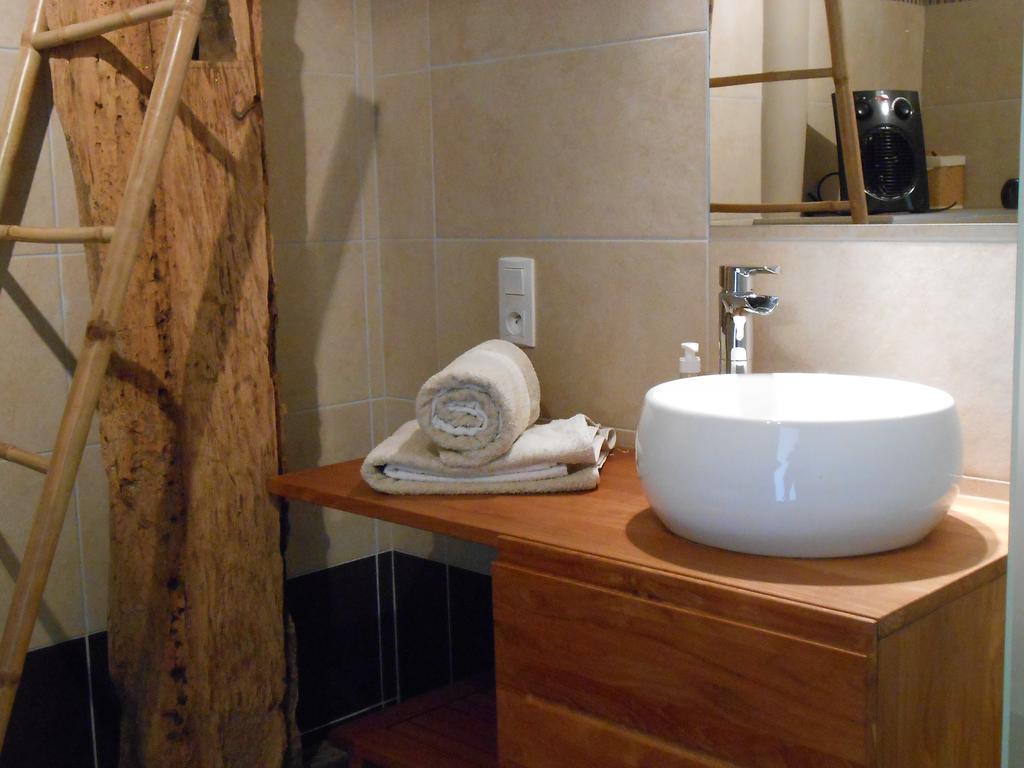 Les Grands Pres Bed & Breakfast Geney Bilik gambar