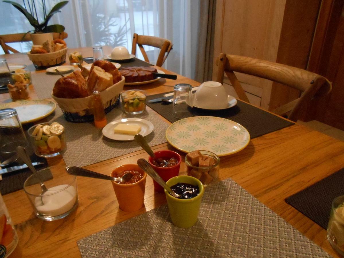 Les Grands Pres Bed & Breakfast Geney Luaran gambar